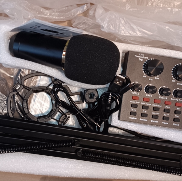 NWOT Podcast equiptment complete set condenser mic, sound card - Picture 3 of 7